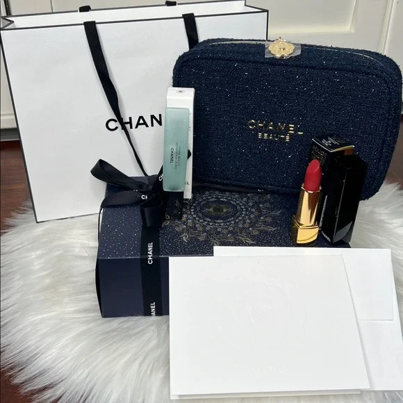 Chanel Limited Set:Serum, Lipstick, Cosmetic Bag, A Card, Ribbons & Shopping Bag - Picture 16 of 17